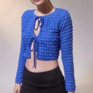 Urban Outfitters Sylvie Y2K Textured Bubble‎ Knit Tie-Front Long Sleeve Crop Top